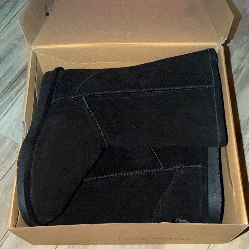 BearPaw Black Suede Short Winter Boots
